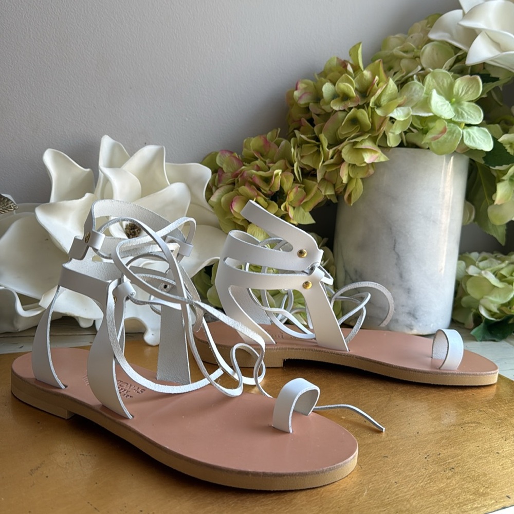 NWOT! Kionas Greek Leather Art Gladiator Sandals in White Leather